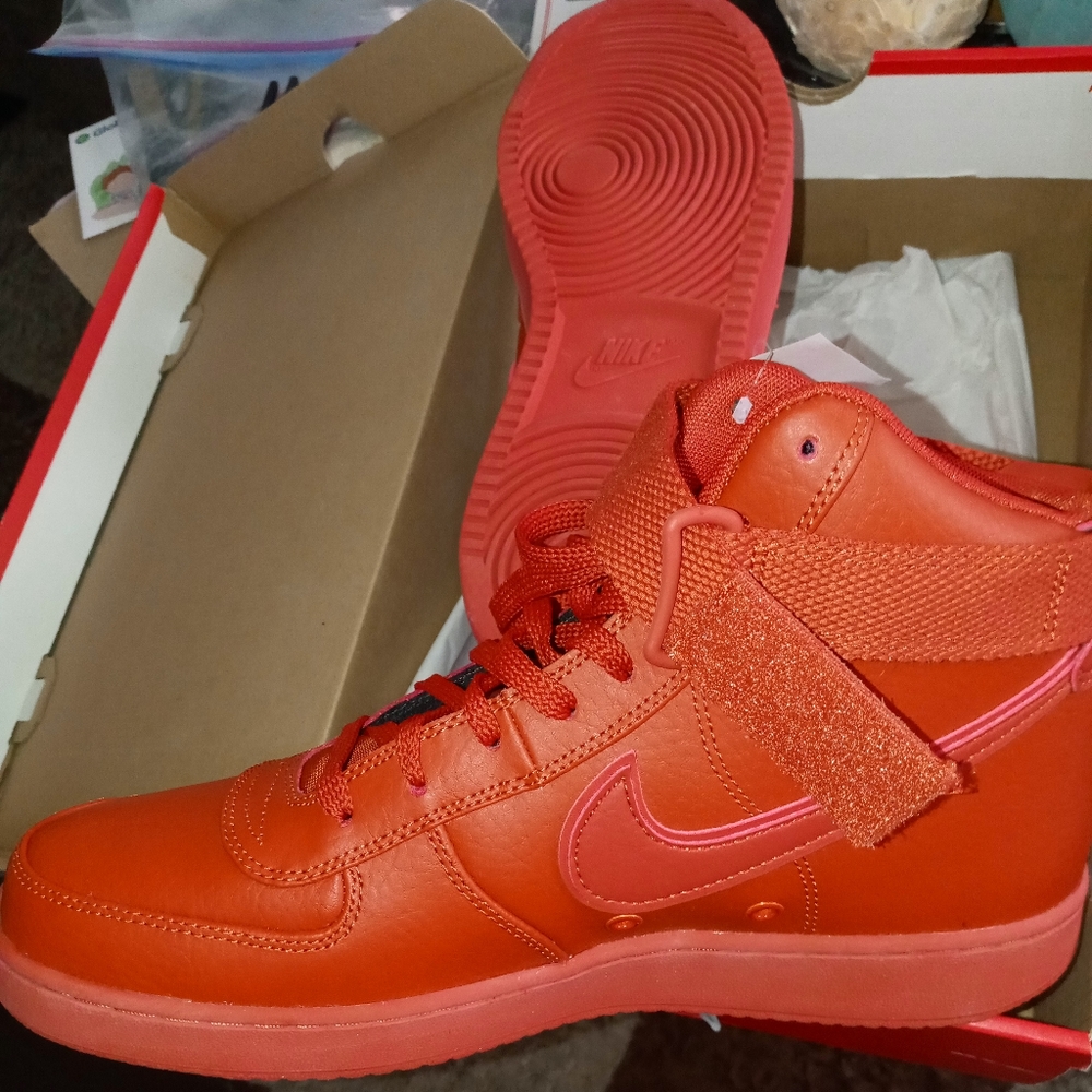 NIKE Size 9.5 Red